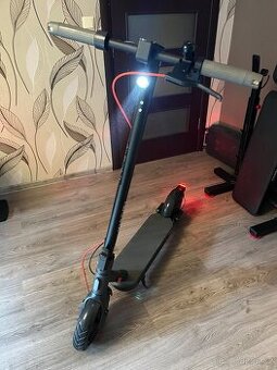 Xiaomi Electric Scooter 4 Pro 2nd Gen recenze