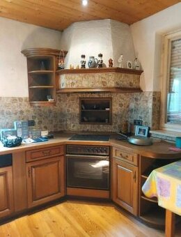 Dubová rustikální kuchyně se spotřebiči, 5030