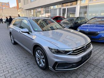 VW Passat B8 Variant GTE 1.4TSI 160kW DSG - záruka Autodraft