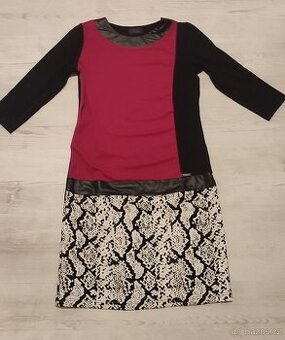 Elegantní dámské šaty