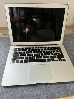 MACBOOK AIR 13" - i5/8 GB RAM/128 GB SSD