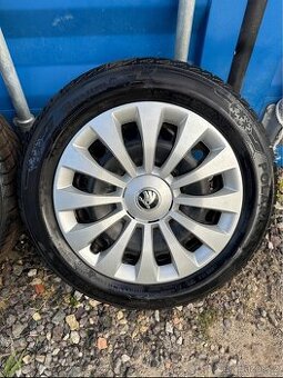 Originál plechové komplety Škoda + zimní pneu 185/60/15