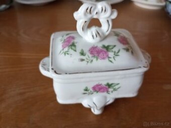porcelánové miska s víčkem