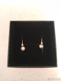 Dámské naušnice s pravou perlou a zirkonem