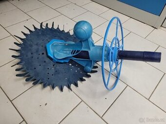 Bazénový vysavač Mavix 4