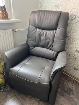 Televizní křeslo polohovatelné