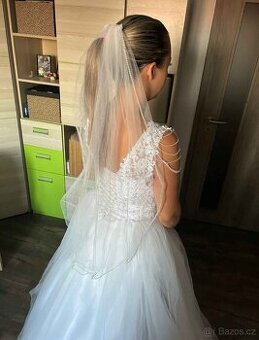 Svatební šaty