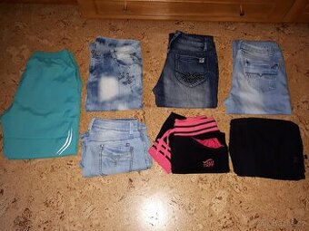 Džíny, kalhoty, kraťasy.