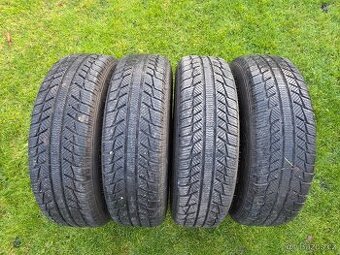 Zimní pneu Syron Everest C 225/75 R16C 121/120S