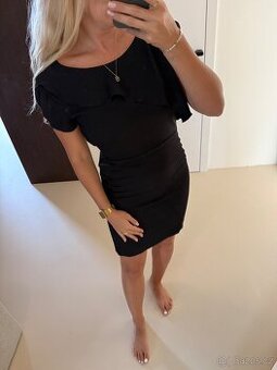 Černé společenské šaty maje s volánem