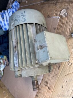 Vratek , elektromotor 3kw 940ot