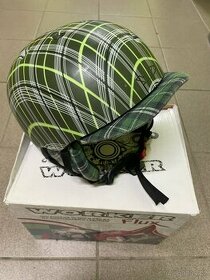 Stylová helma snb/lyže