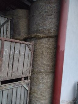 Prodám kulaté balíky sena -průměr 160cm