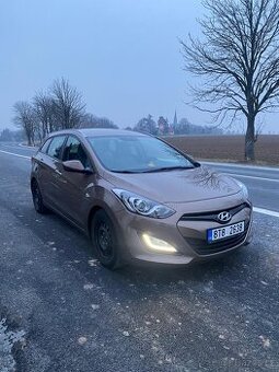 Hyundai i30cw 2013 88kW naj. 61030km