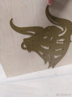 Plechový obraz na stěnu - zlatý býk