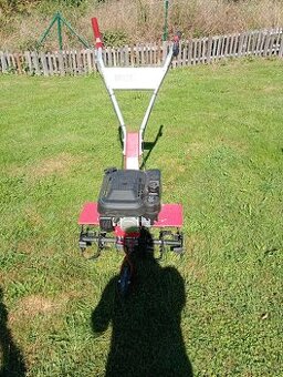 Motorový kultivátor