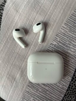 Prodám sluchátka Apple AirPods 2021