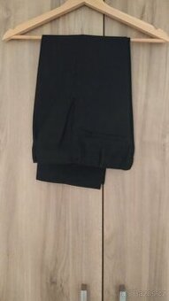 Chlapecké společenské kalhoty vel. 122