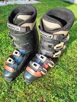 Přeskáče panske Nordica