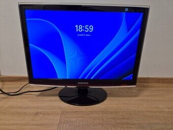 LCD monitor Samsung T220HD SyncMaster (22")