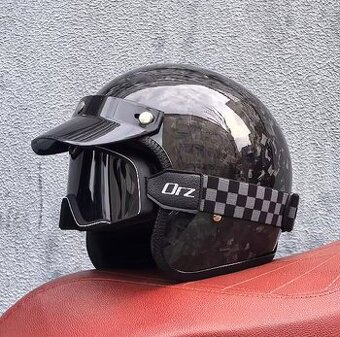 ORZ karbonová helma na motorku