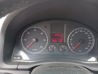 Prodám VW Golf z roku 2007.
