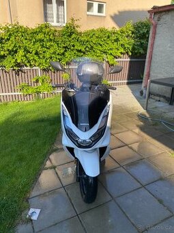 Prodám Honda PCX 125 , r.v. 2023