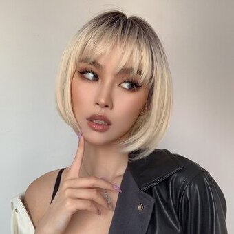 Nové krátké světlé blond mikádo s odrostem a ofinkou