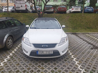 Ford mondeo sedan na náhradní díly