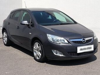 Opel Astra 1.6 16V , 85 kW benzín, 2011