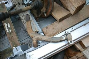 přední ramena peugeot 406 1,8i r.v. 99 L+P