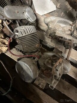 Čz 250 Sport - Motor plochý píst