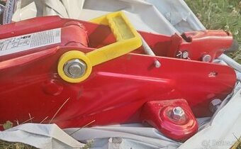 Hydraulicky hever