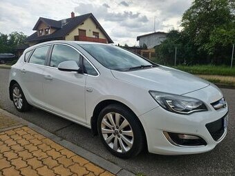 OPEL ASTRA 1.4 R.V.2014,TAŽNÉ,WEBASTO,TOP STAV