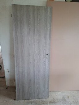 Dveře plné dub šedý fólie, 70L