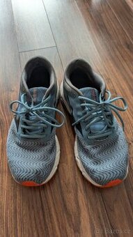 Mizuno Wave Prodigy 4 vel. 43