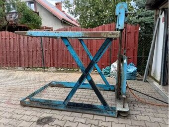 Nůžkový hydraulicky zvedák 1,5t přetěsněný + nový olej
