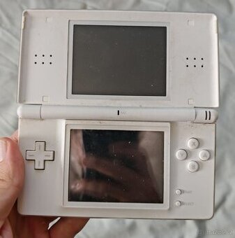 NINTENDO DS LITE (bílá) + HRY