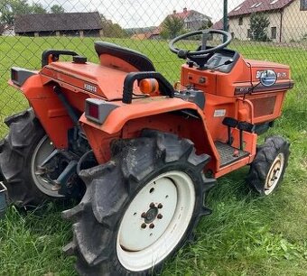 Traktor Kubota B1-15