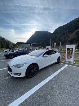 Tesla model s85 free, DPH
