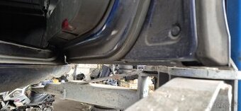 Vw golf 5 kombi,právě přední, pravé zadni,pravý blatník