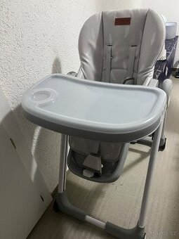 Dětská jídelní židlička MoMi