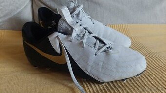 Kopacky Nike Phantom 38.5