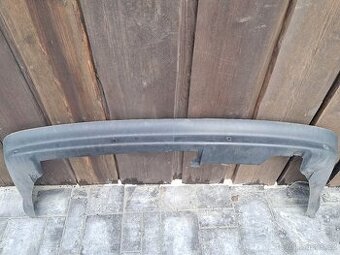 Zadní podnáraznik s parkovacíma čidlama Passat