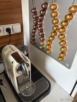 Držák na kapsle nespresso