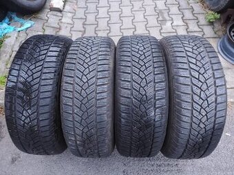 Zimní 215/65/16, disky 5 x 114,3 Mazda