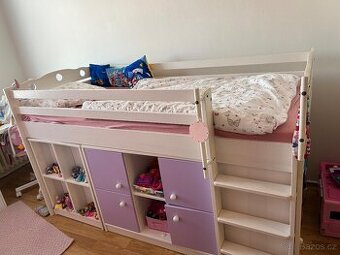 Dětská vyvýšená postel