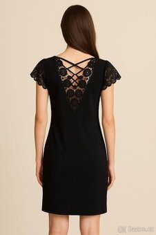 Černé šaty s krajkou na zádech a rukávech vel.M