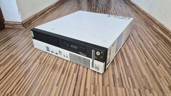 Fujitsu retro PC s Win XP