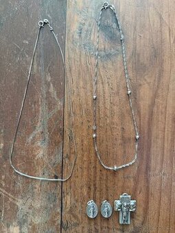 Stříbrné řetízky - 2x madonka - 1x křížek